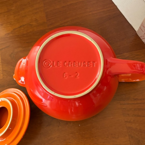 Le Creuset stoneware orange-red flame teapot with stainless steel strainer - Picture 14 of 16